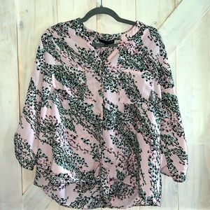 Adrienne Vittadini Pink Floral Blouse 👚 🎀💖